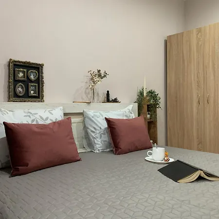 Daire Family-friendly 2-bedroom Free Parking