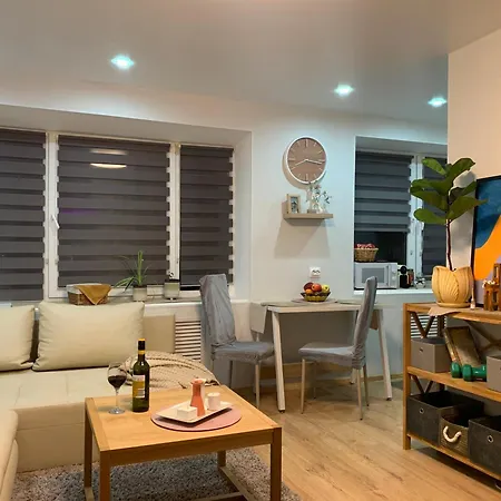 Family-friendly 2-bedroom Free Parking Narva