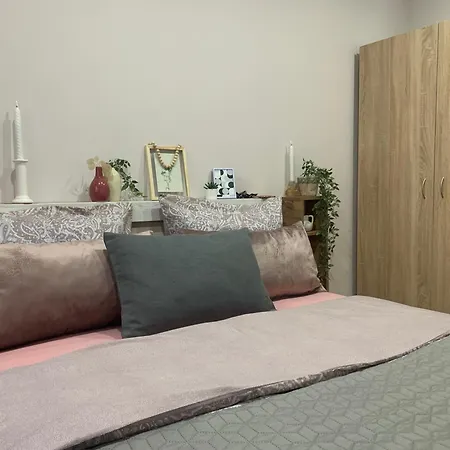Family-friendly 2-bedroom Free Parking