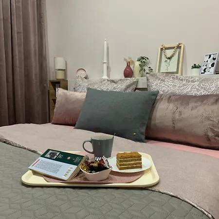 Family-friendly 2-bedroom Free Parking Daire