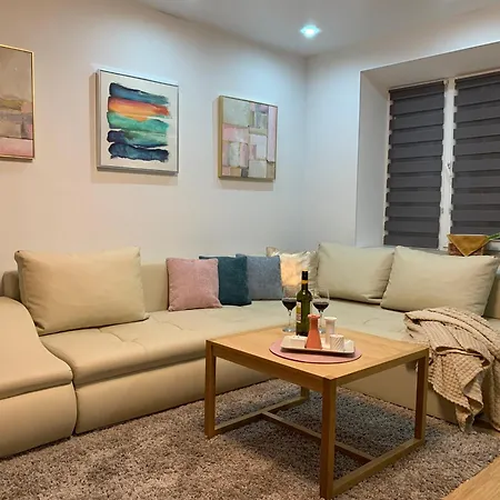 Family-friendly 2-bedroom Free Parking 公寓 纳尔瓦