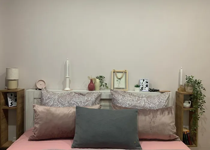 Daire Family-friendly 2-bedroom Free Parking